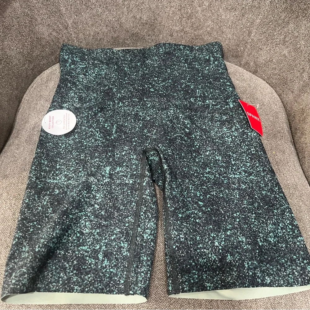 Spanx booty‎ boost printed bike shorts size S